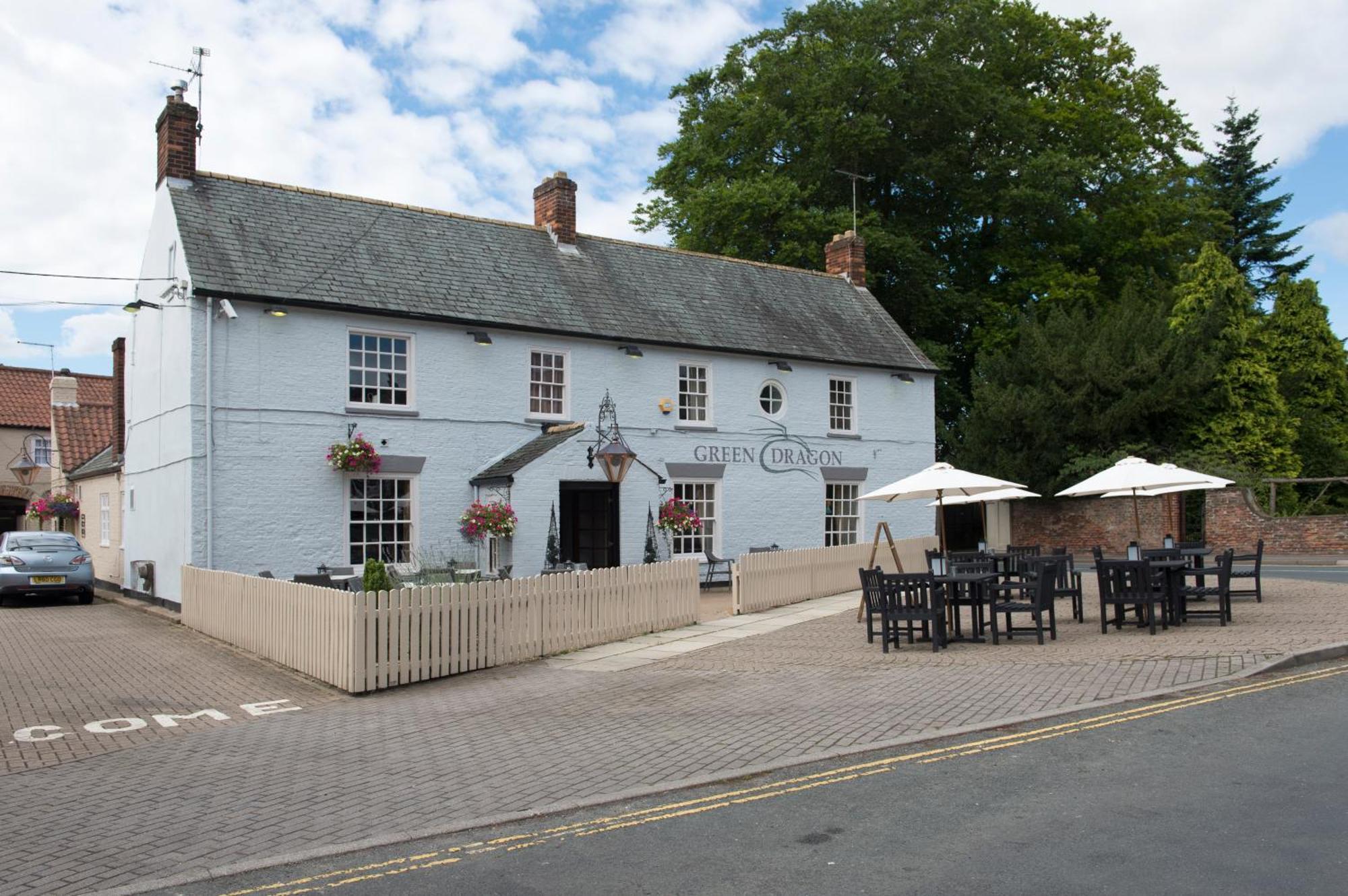 Green Dragon, Welton By Marston'S Inns South Cave Buitenkant foto